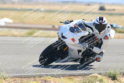 media/Oct-15-2023-TrackXperience (Sun) [[85198ff50b]]/Group 3/session 4 turn 3/